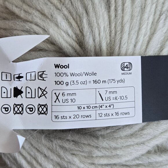 Happy Sheep 100% Wool Yarn 100g Light Grey Worsted Weight 175 yds New With Tags - Picture 7 of 7